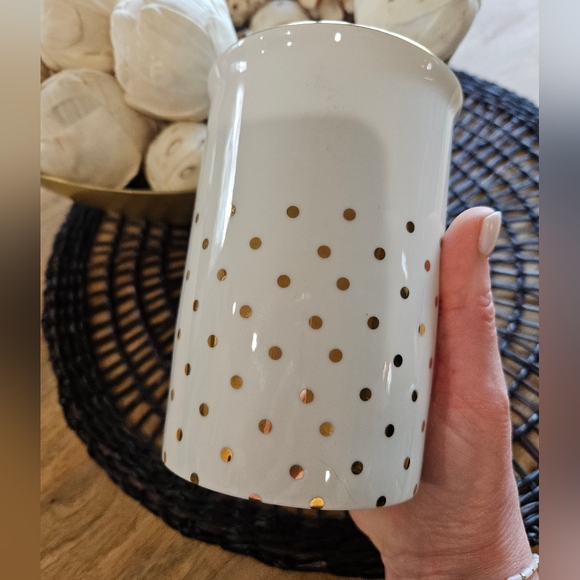 Elegant White and Gold Polka Dot Vase - Picture 8 of 11
